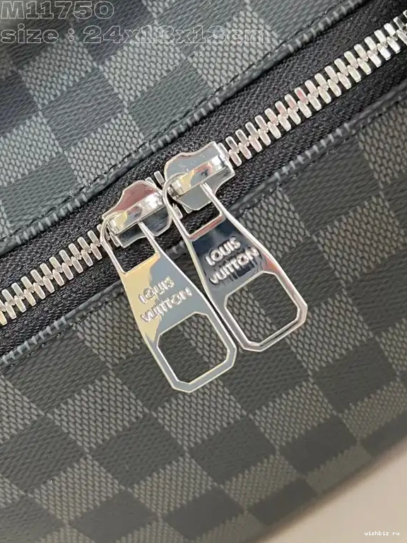 WIS VUITTON LOUIS TOILETRY BAG-24*13*13CM 0606
